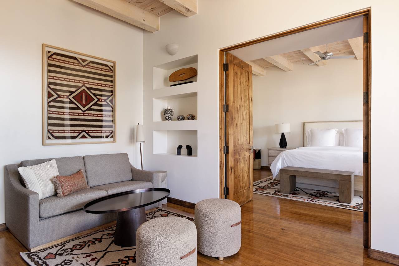 guest room furniture
