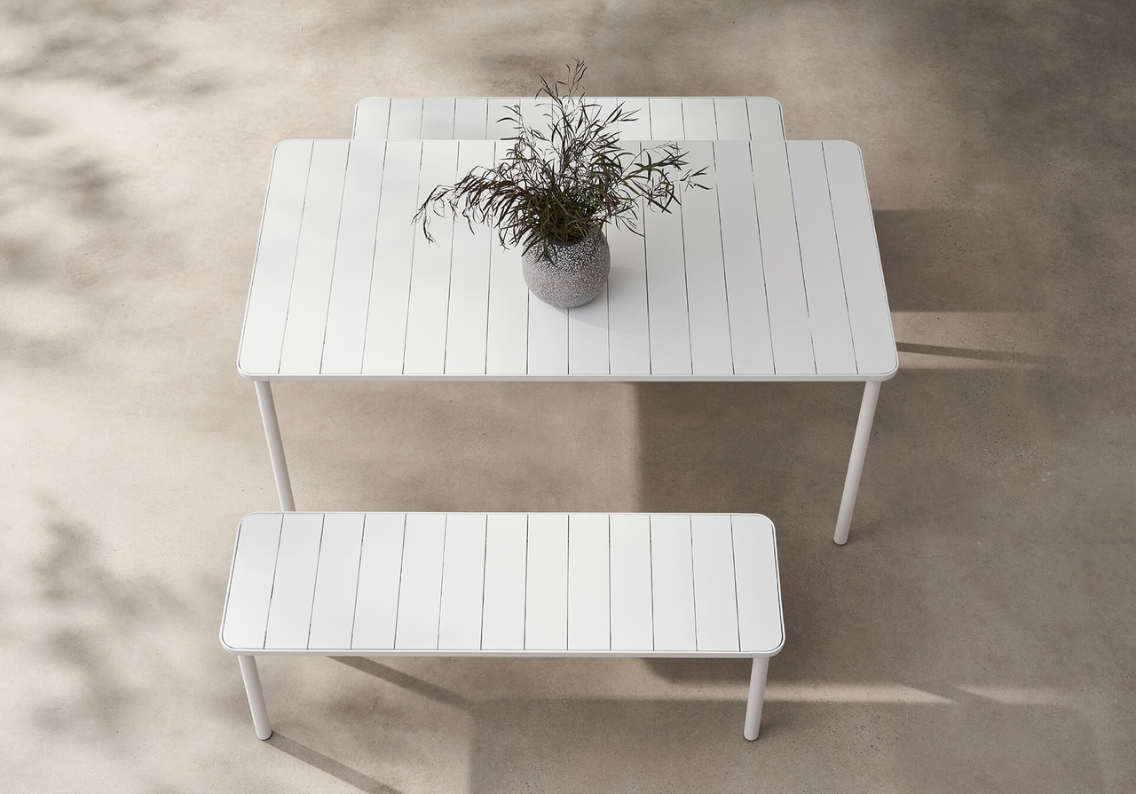 outdoor dining table 2
