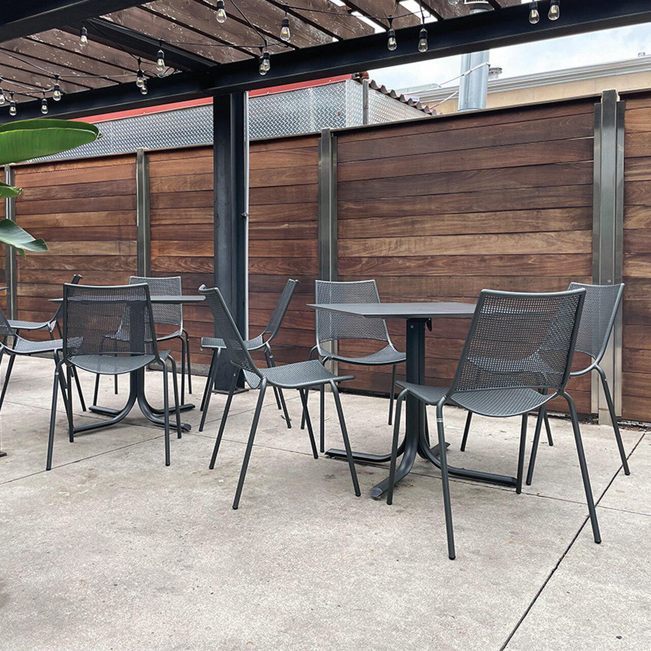 outdoor dining table
