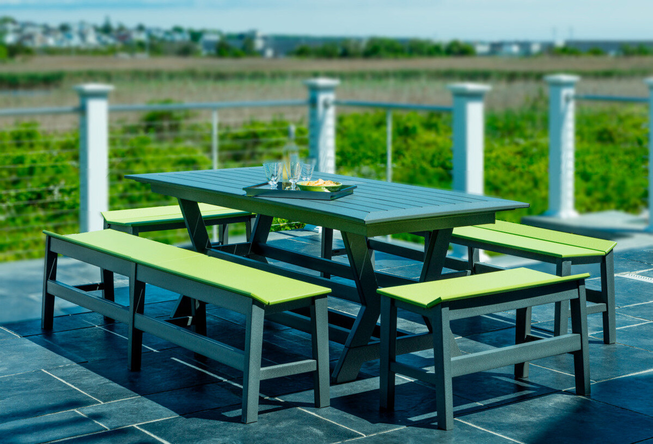 outdoor dining table