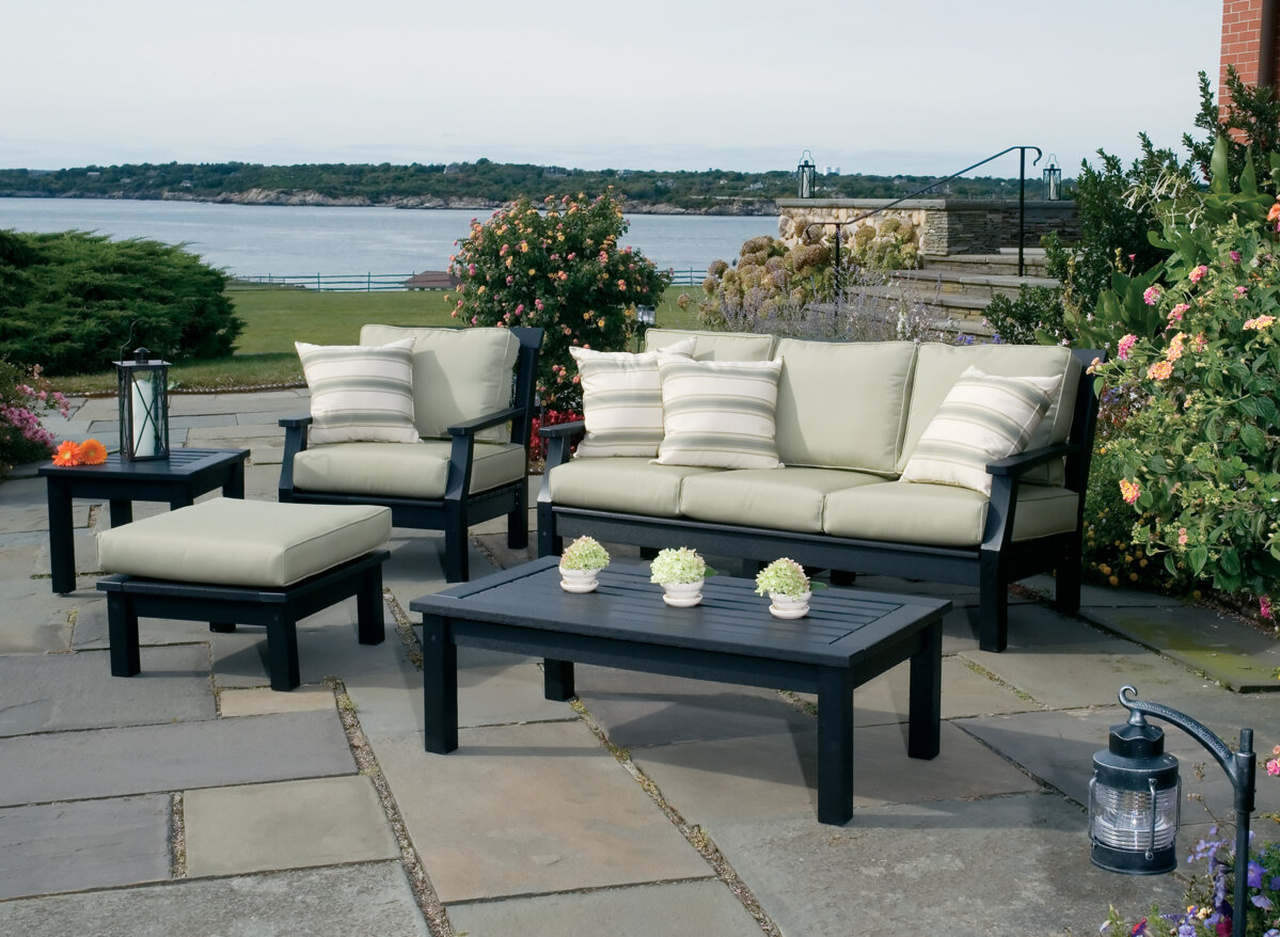 outdoor lounge loveseat