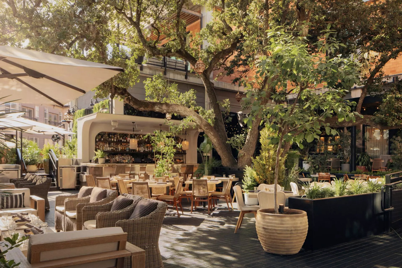 outdoor dining 2