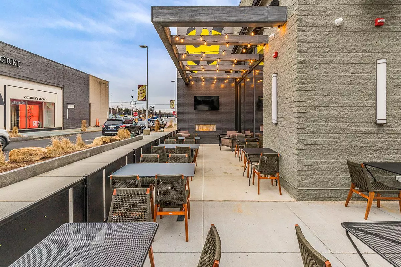 outdoor dining 3