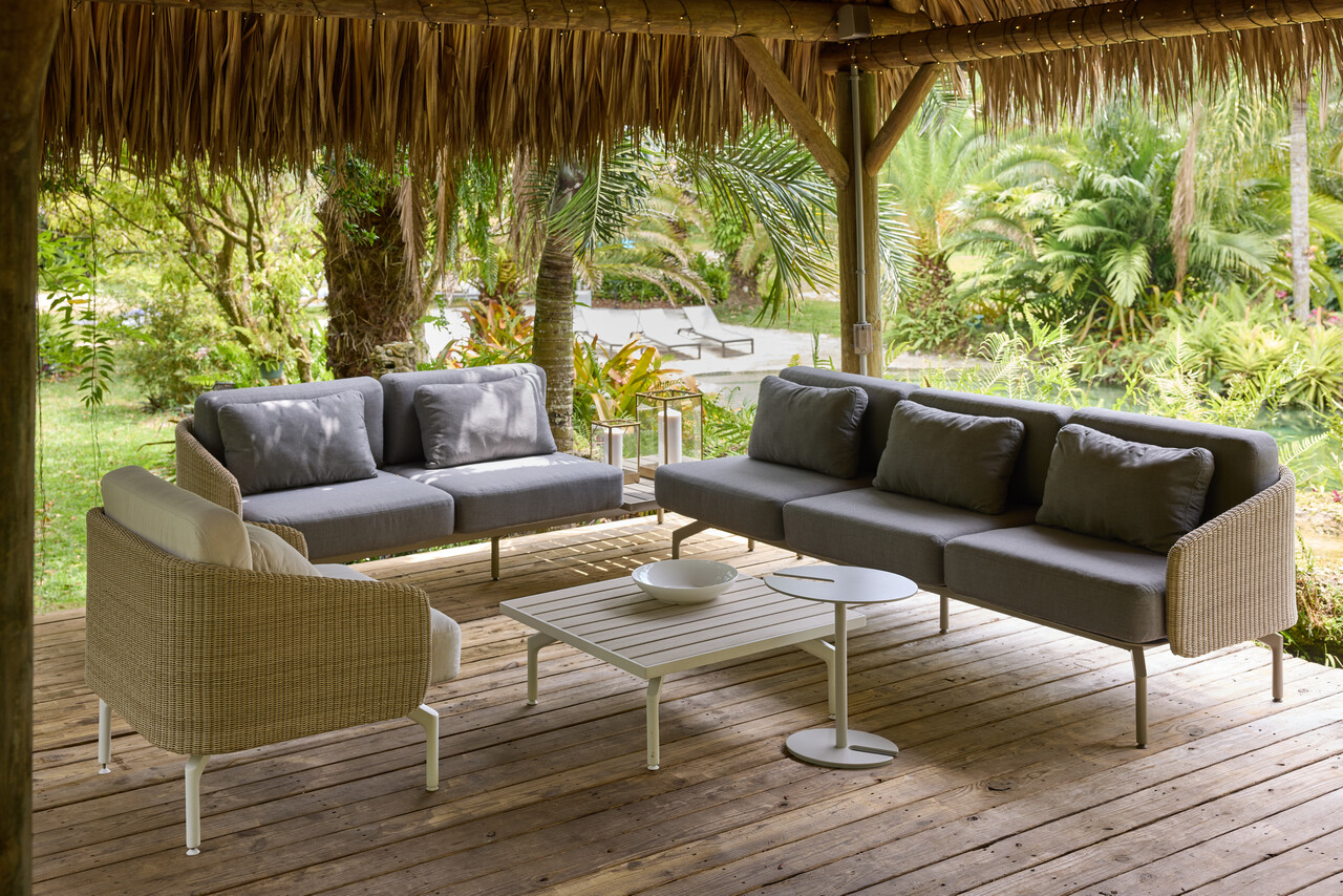 outdoor lounge